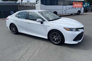 Седан Toyota Camry 2019 в 