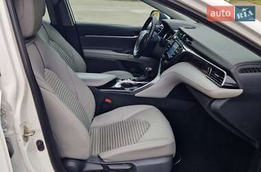 Седан Toyota Camry 2019 в 