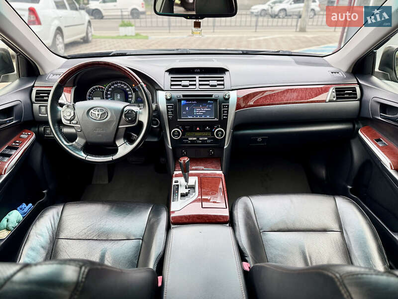 Седан Toyota Camry 2012 в Львові