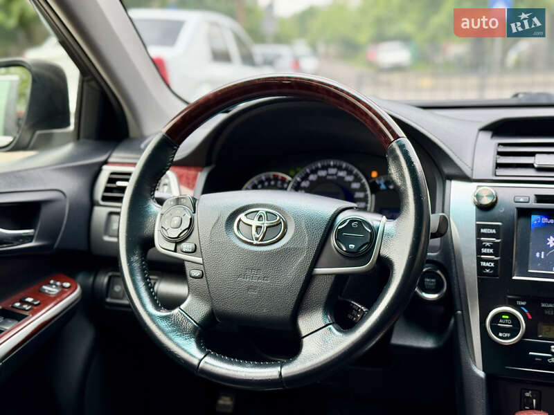 Седан Toyota Camry 2012 в Львові