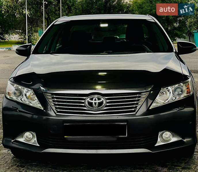 Седан Toyota Camry 2013 в Днепре
