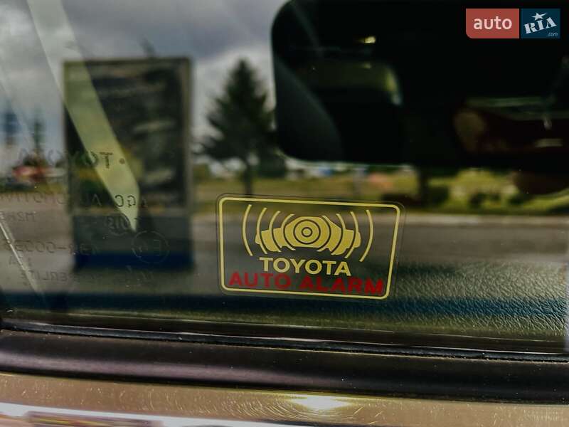 Седан Toyota Camry 2013 в Днепре