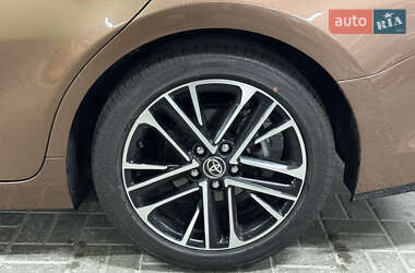 Седан Toyota Camry 2024 в 