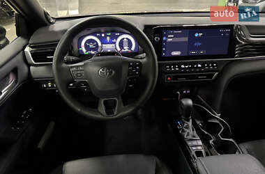 Седан Toyota Camry 2024 в 