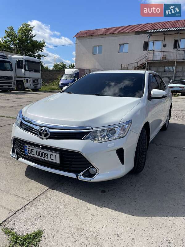 Седан Toyota Camry 2017 в 