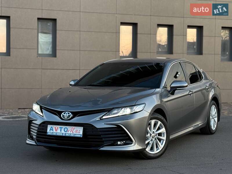 Седан Toyota Camry 2022 в 