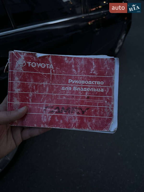 Седан Toyota Camry 2004 в Киеве