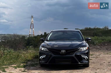Седан Toyota Camry 2019 в Днепре