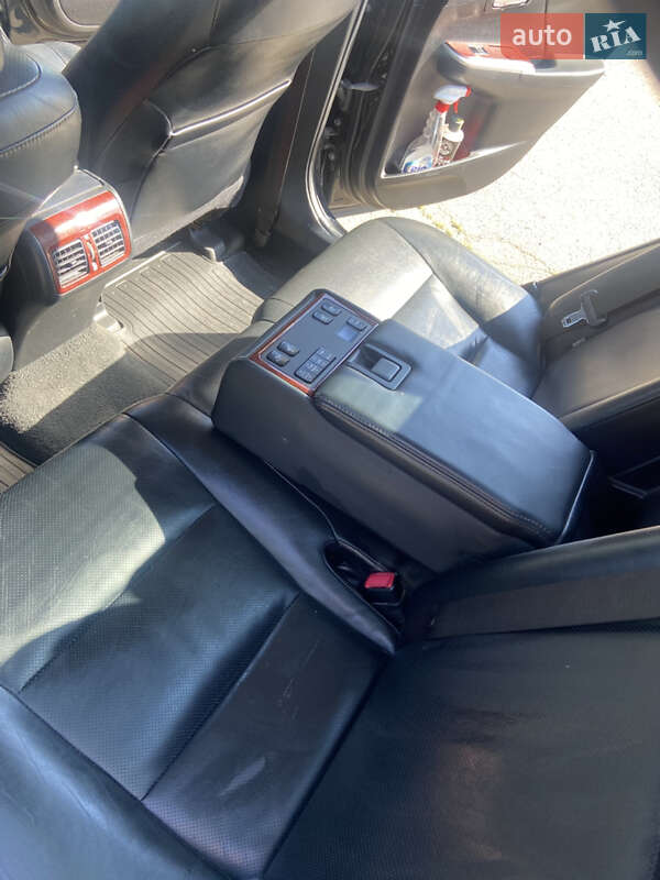 Седан Toyota Camry 2011 в Кривому Розі