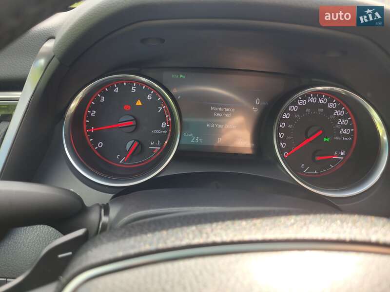 Седан Toyota Camry 2018 в Великій Михайлівці