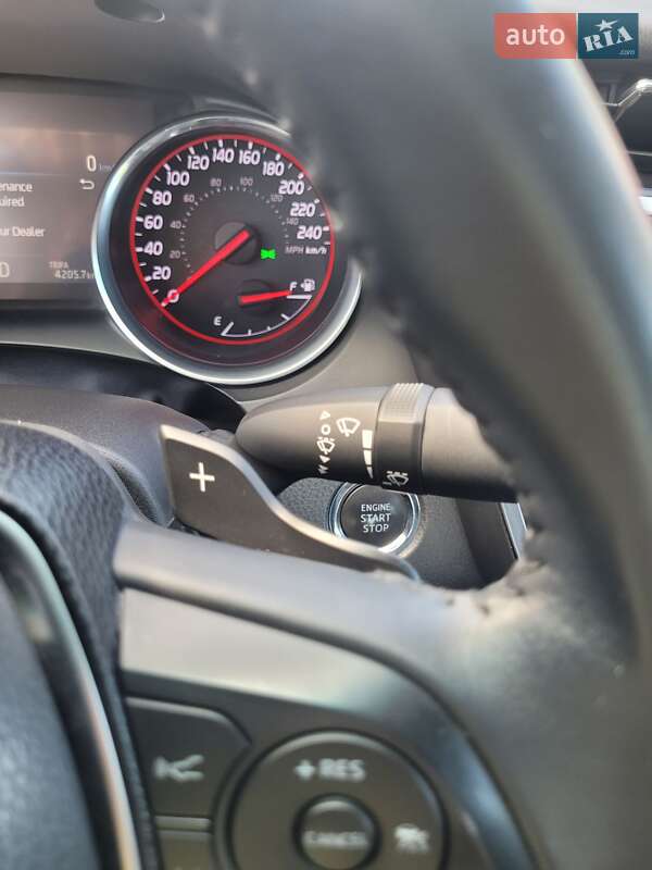 Седан Toyota Camry 2018 в Великій Михайлівці