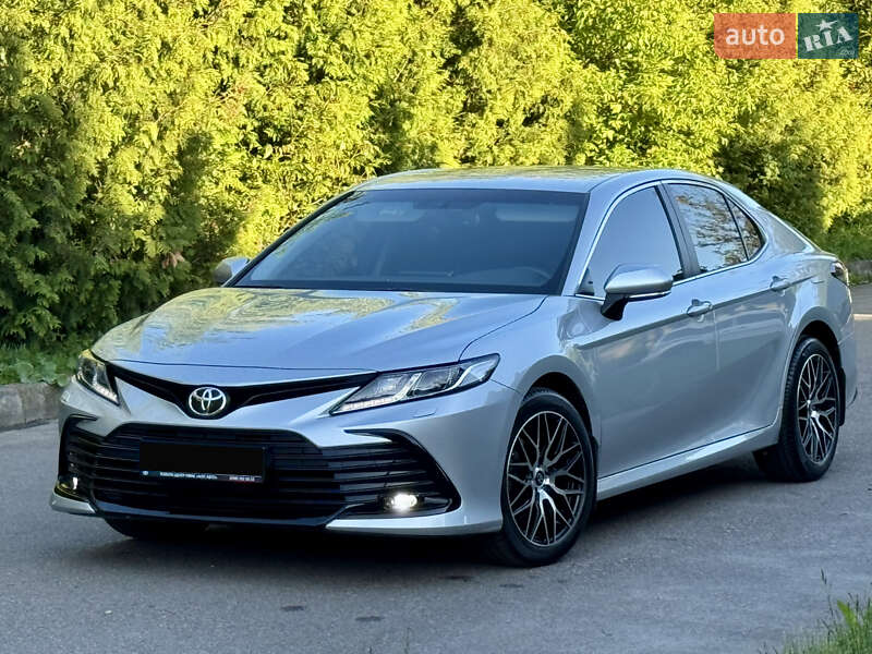 Седан Toyota Camry 2021 в Рівному