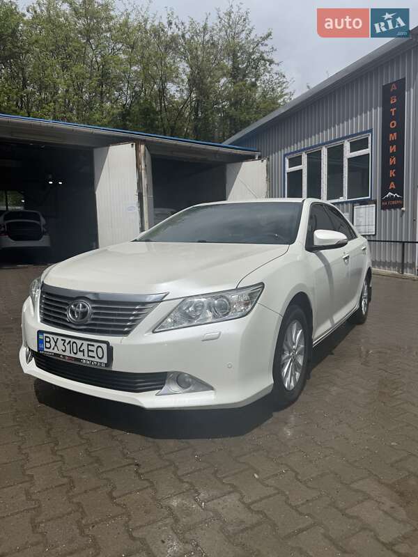 Седан Toyota Camry 2012 в Хмельницькому