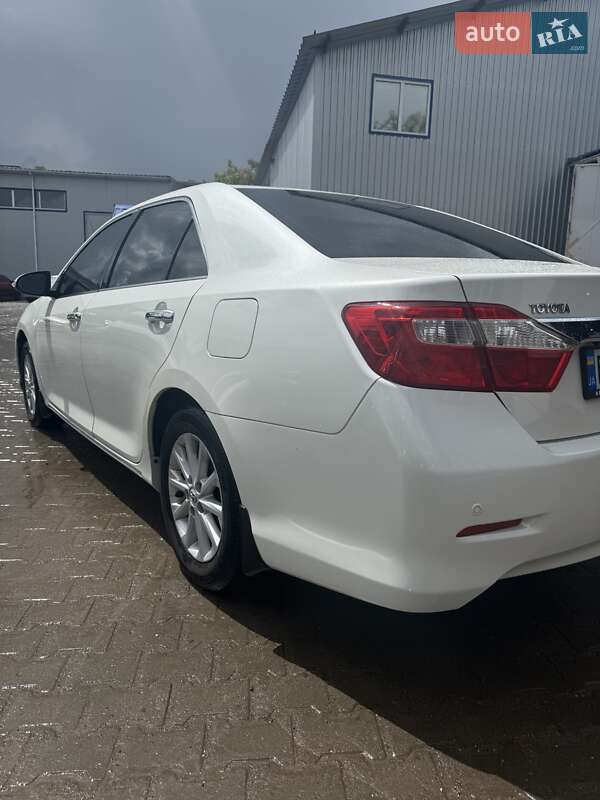 Седан Toyota Camry 2012 в Хмельницькому