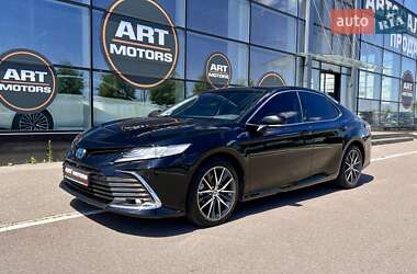 Седан Toyota Camry 2023 в 