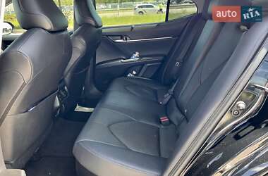 Седан Toyota Camry 2023 в 