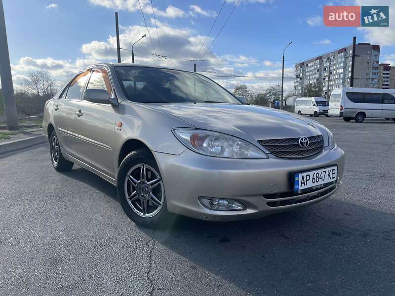 Седан Toyota Camry 2002 в Запорожье