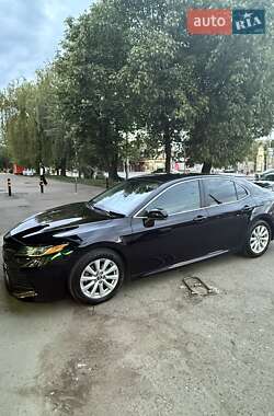 Седан Toyota Camry 2019 в Черновцах