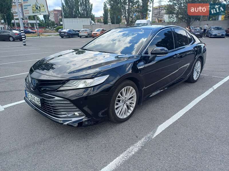 Седан Toyota Camry 2020 в Днепре