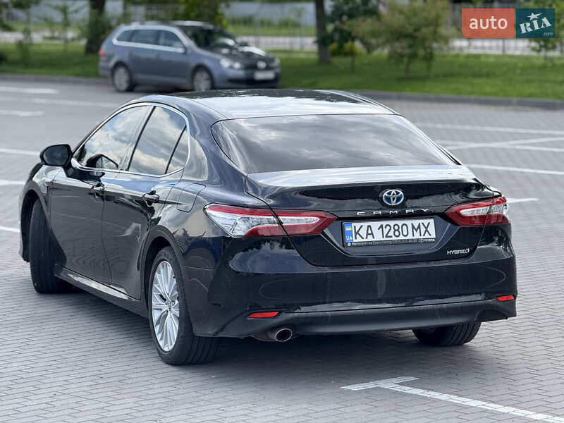 Седан Toyota Camry 2020 в Коломиї