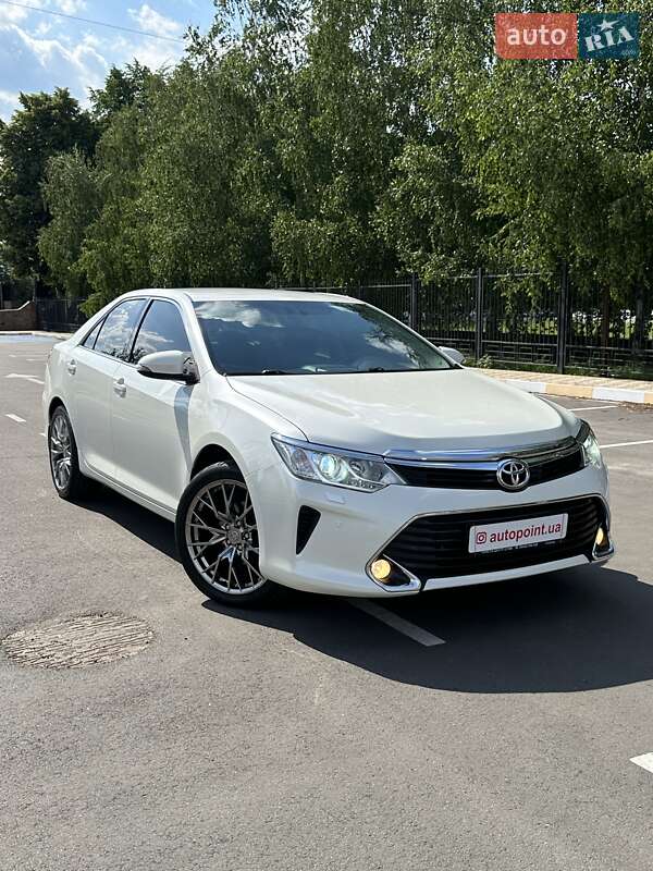 Седан Toyota Camry 2017 в 