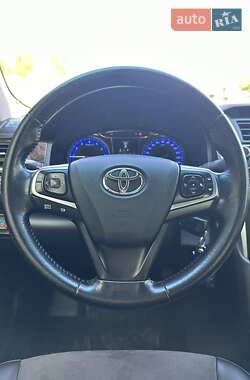 Седан Toyota Camry 2017 в 