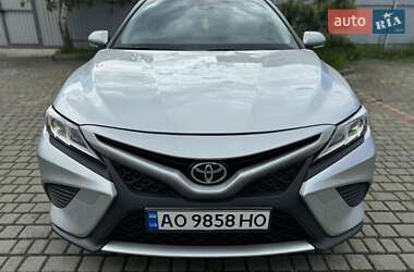 Седан Toyota Camry 2017 в Львове