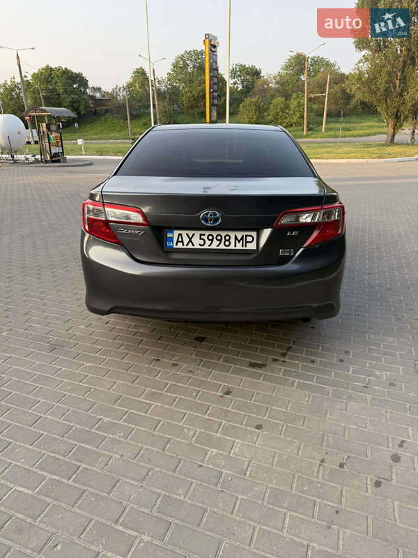 Седан Toyota Camry 2014 в Харкові
