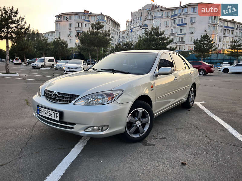 Седан Toyota Camry 2003 в 