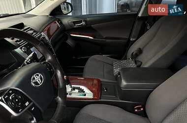 Седан Toyota Camry 2013 в 