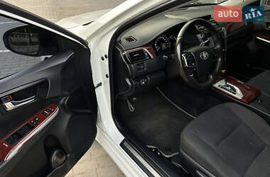Седан Toyota Camry 2013 в 