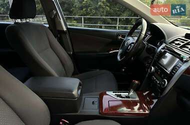 Седан Toyota Camry 2013 в 