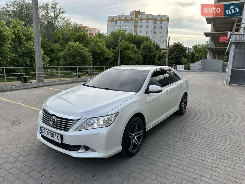 Седан Toyota Camry 2013 в Чернівцях
