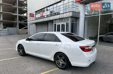 Седан Toyota Camry 2013 в 