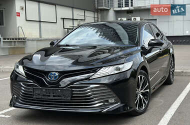 Седан Toyota Camry 2020 в Києві