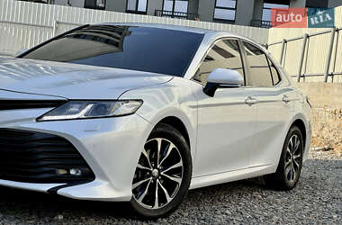 Седан Toyota Camry 2017 в 