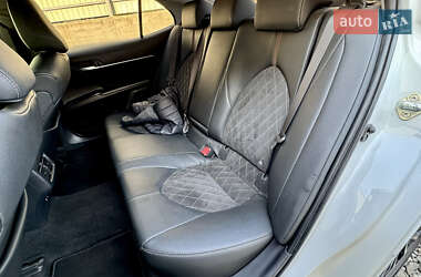 Седан Toyota Camry 2017 в 