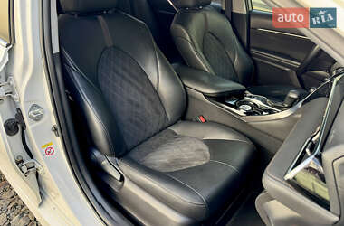 Седан Toyota Camry 2017 в 