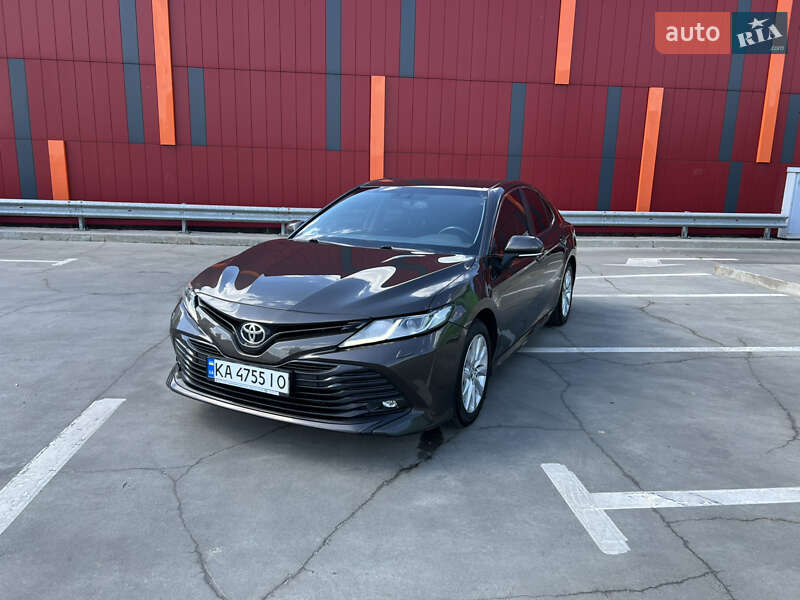 Седан Toyota Camry 2019 в 