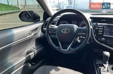 Седан Toyota Camry 2019 в 