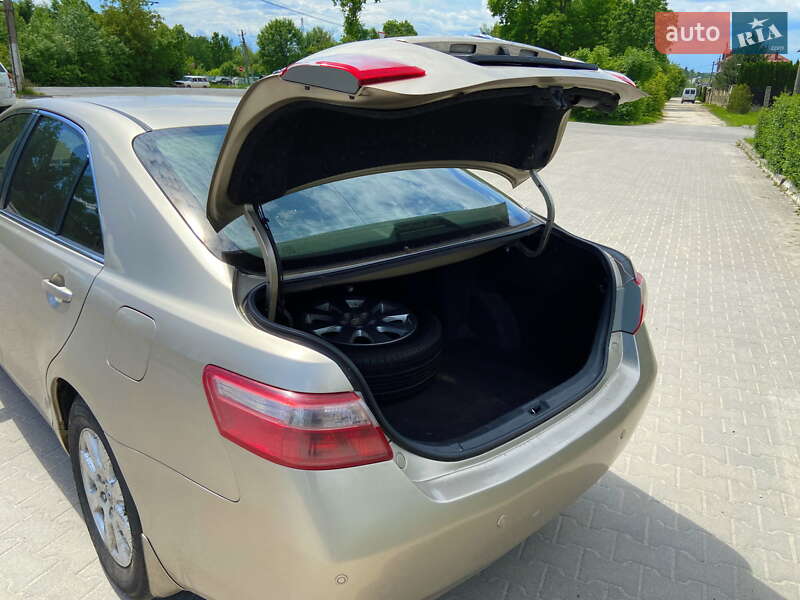 Седан Toyota Camry 2008 в Хмельницькому