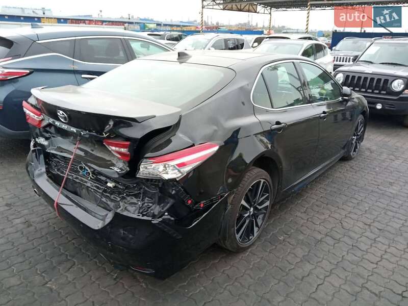 Седан Toyota Camry 2018 в Великій Михайлівці