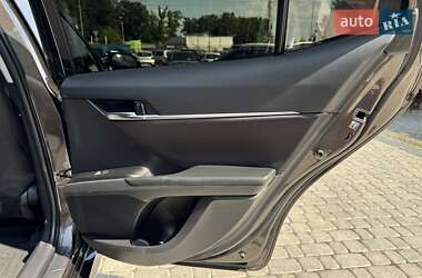 Седан Toyota Camry 2021 в 