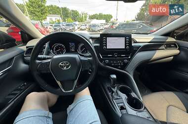 Седан Toyota Camry 2021 в 