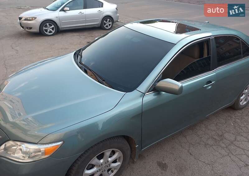 Седан Toyota Camry 2011 в Прилуках