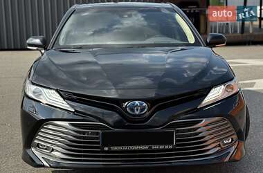 Седан Toyota Camry 2019 в Киеве