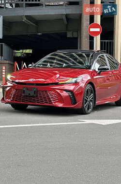 Седан Toyota Camry 2024 в 