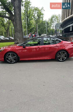 Седан Toyota Camry 2024 в 