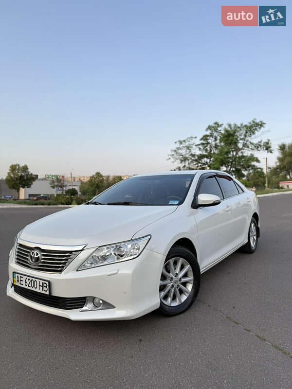 Седан Toyota Camry 2012 в Кривом Роге