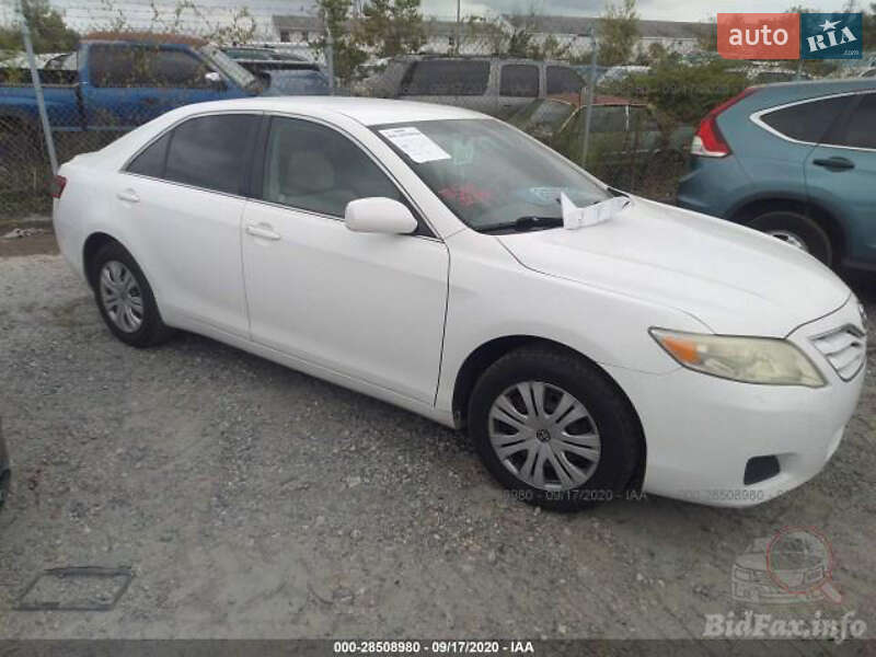 Седан Toyota Camry 2010 в Харькове
